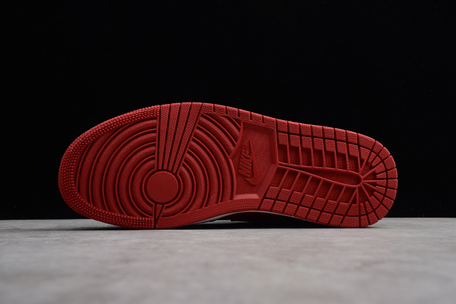 Jordan 1 Mid Gym Red Black 554724-610