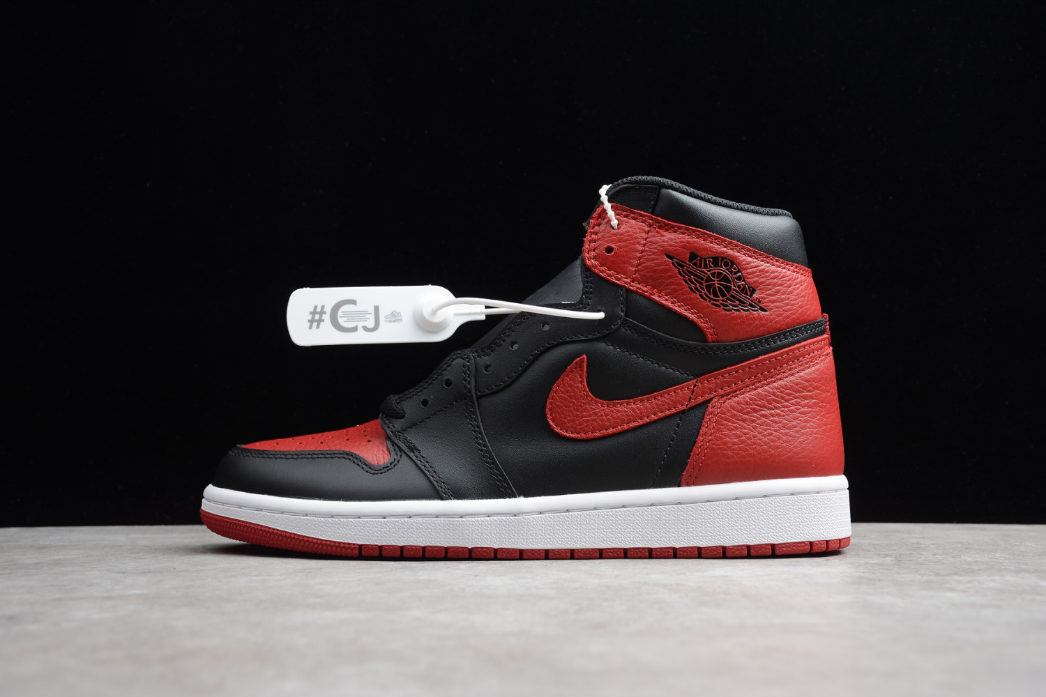 Jordan 1 Retro High Bred Banned (2016) 555088-001
