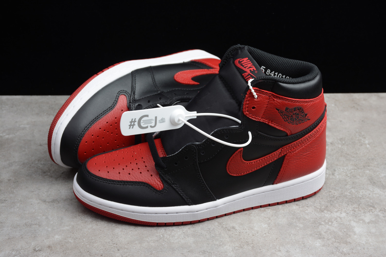 Jordan 1 Retro High Bred Banned (2016) 555088-001