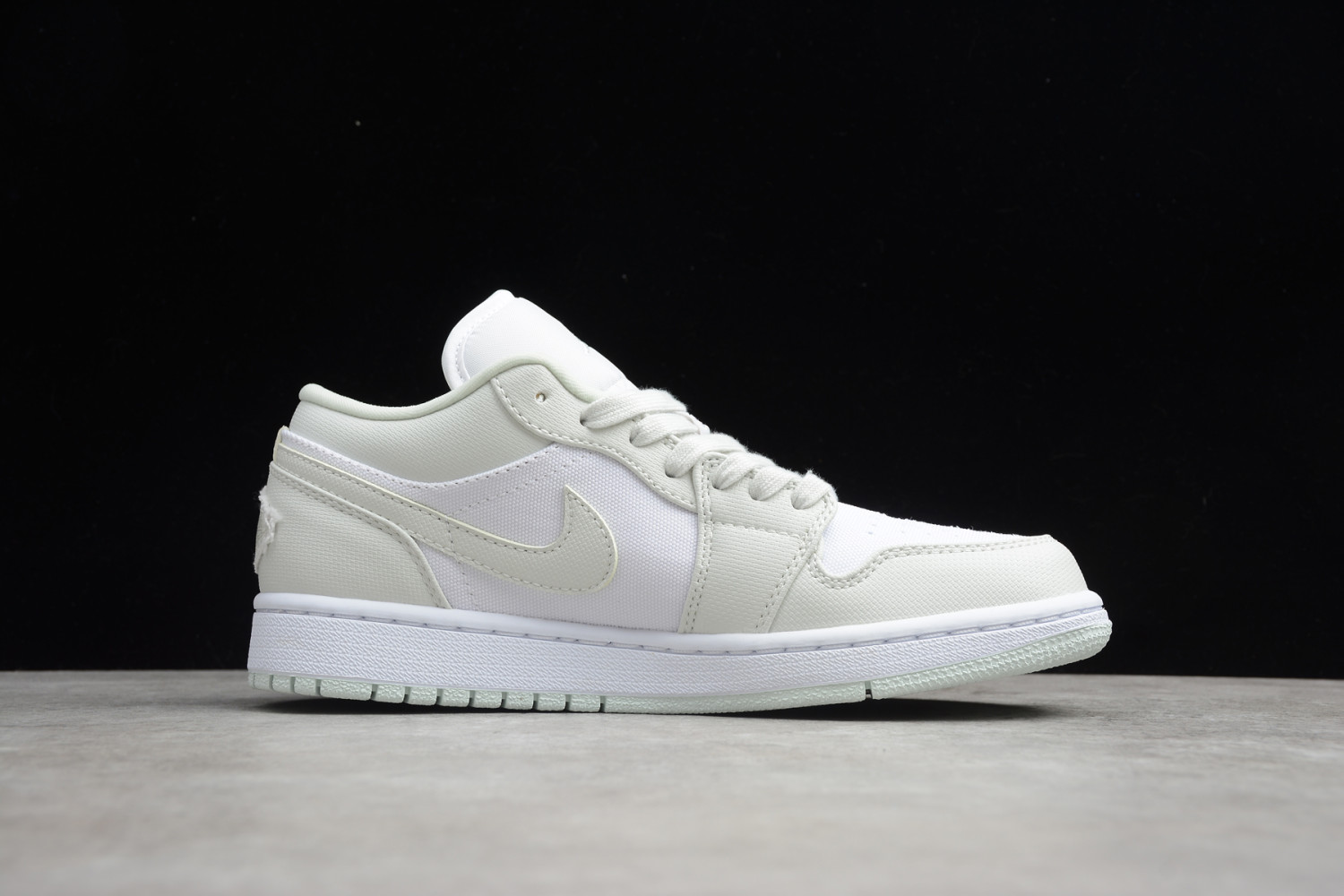 Jordan 1 Low Spruce Aura (W) CW1381-003