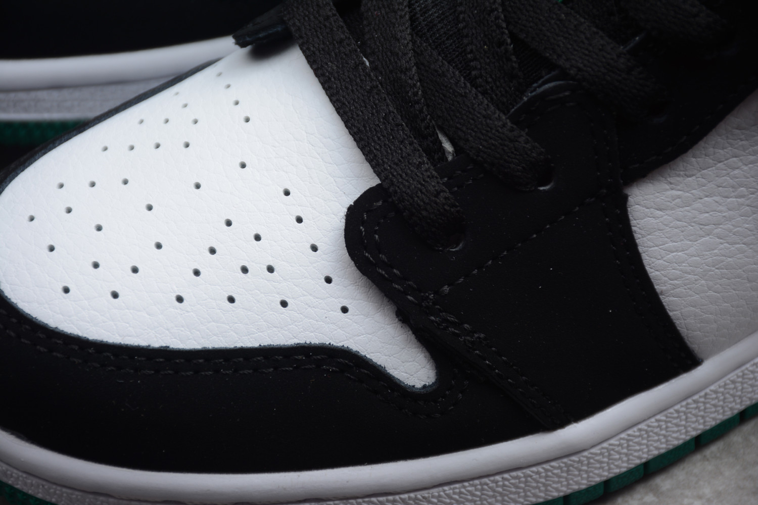 Air Jordan 1 Low GS 