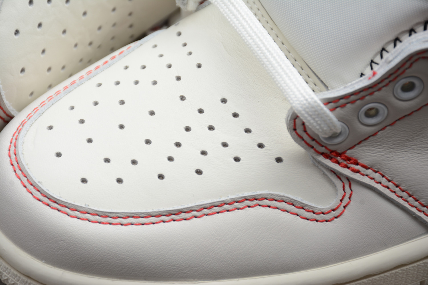 Jordan 1 Retro High Phantom Gym Red 555088-160