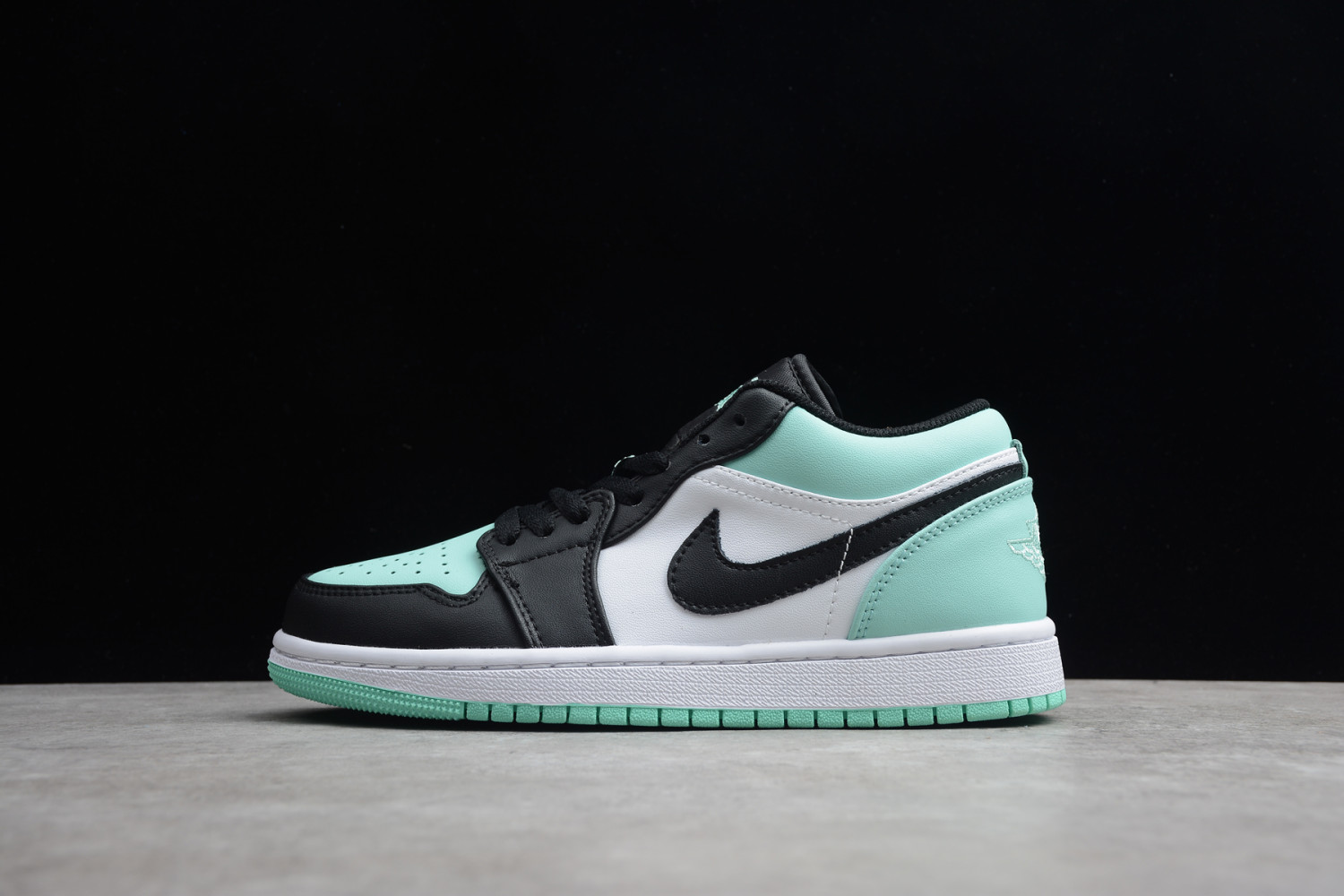 Jordan 1 Low Emerald Toe 553558-117