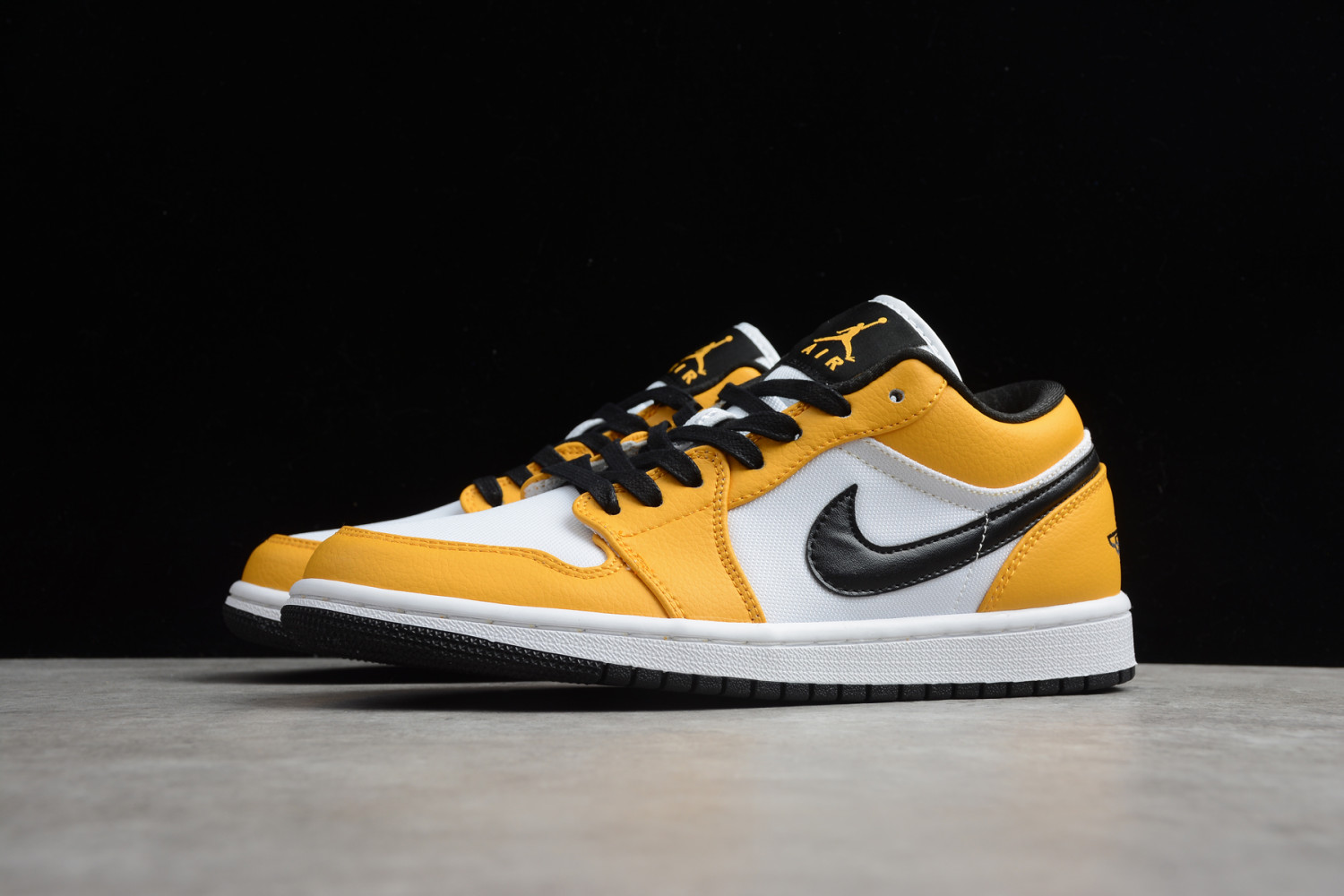 Jordan 1 Low Laser Orange (W) CZ4776-107