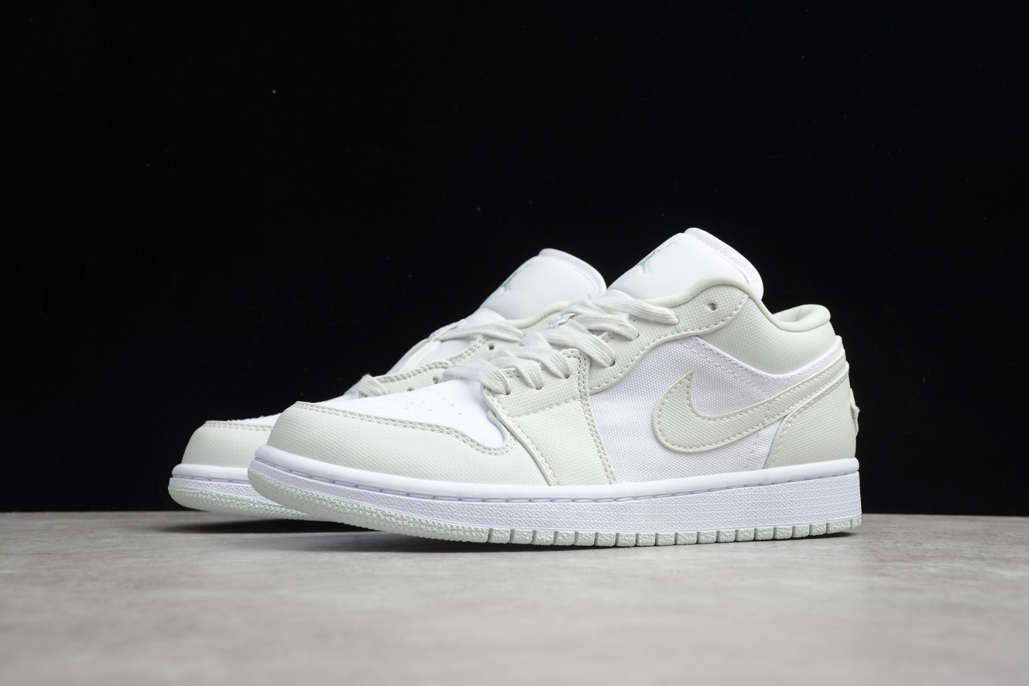 Jordan 1 Low Spruce Aura (W) CW1381-003