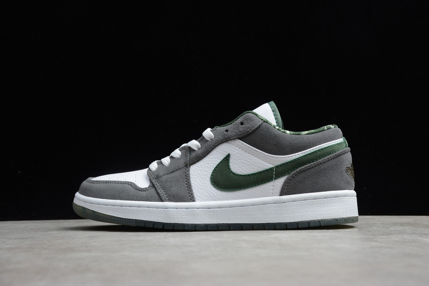 jordan 1 retro low N0*H side 309192-131