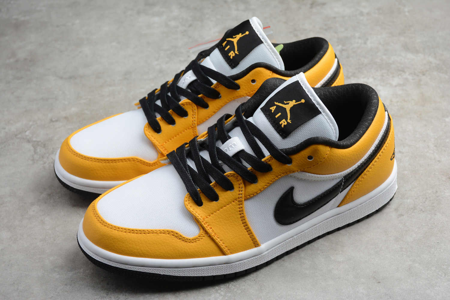 Jordan 1 Low Laser Orange (W) CZ4776-107