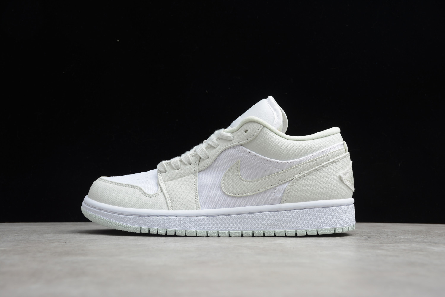 Jordan 1 Low Spruce Aura (W) CW1381-003