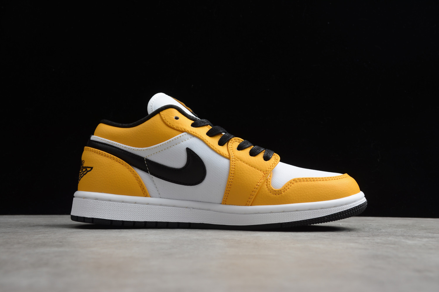 Jordan 1 Low Laser Orange (W) CZ4776-107