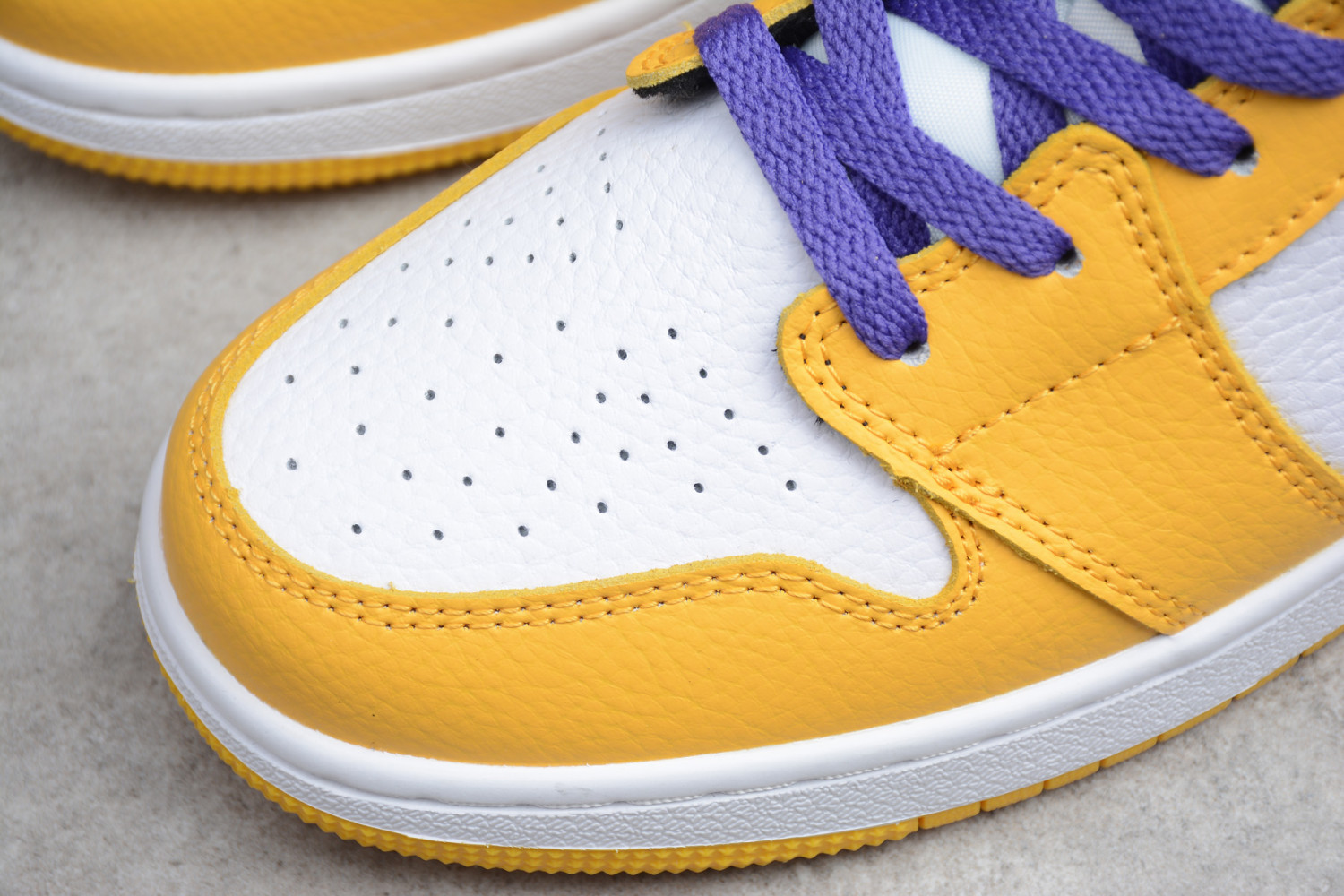 Jordan 1 Mid SE Lakers (GS) BQ6931-700