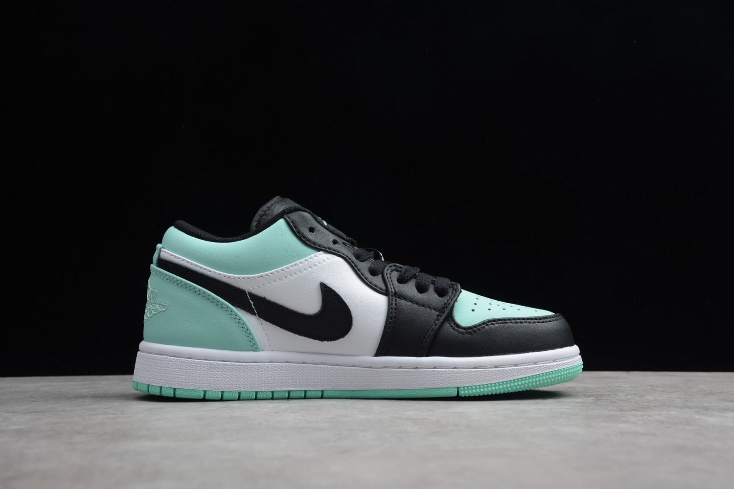 Jordan 1 Low Emerald Toe 553558-117