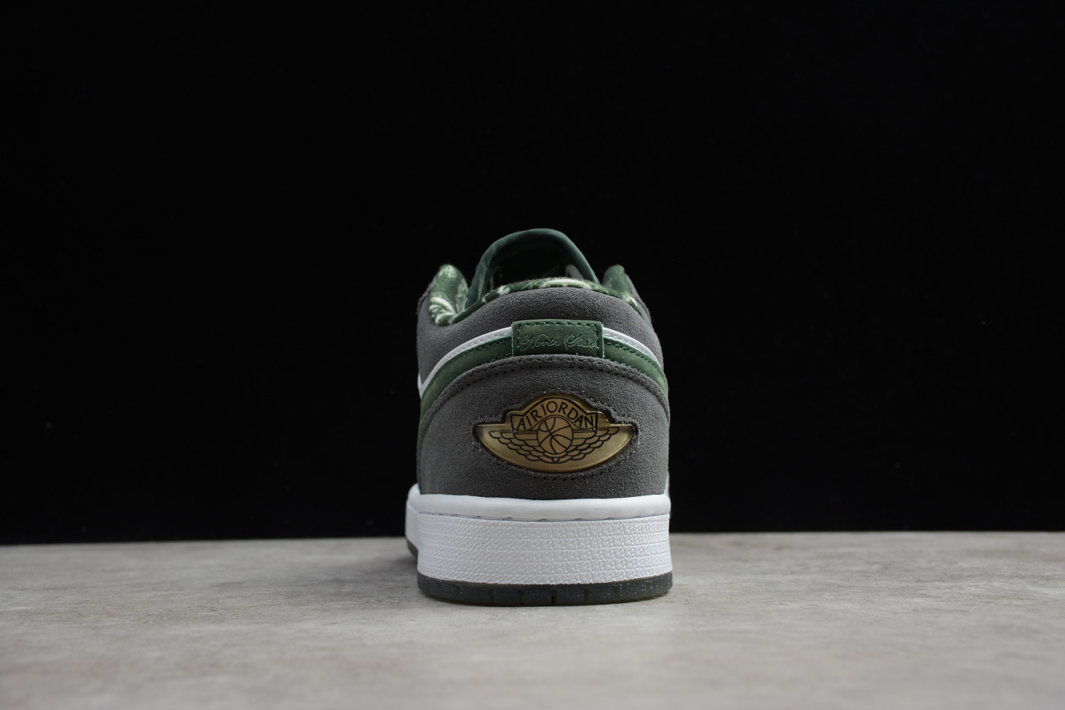 jordan 1 retro low N0*H side 309192-131