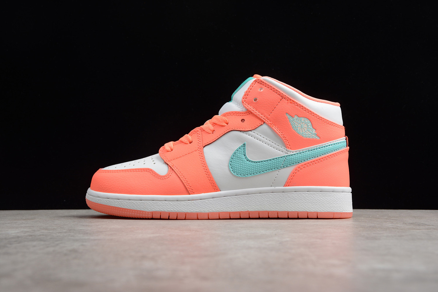 Jordan 1 Mid Crimson Pulse (GS) 555112-814