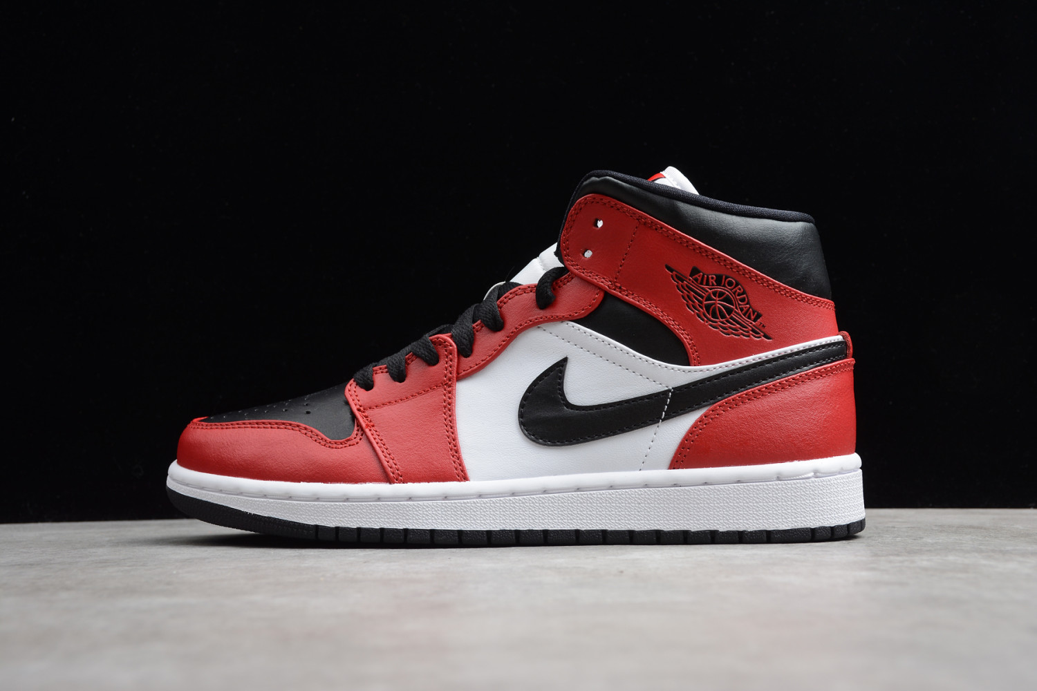 Jordan 1 Mid Chicago Toe 554724-069