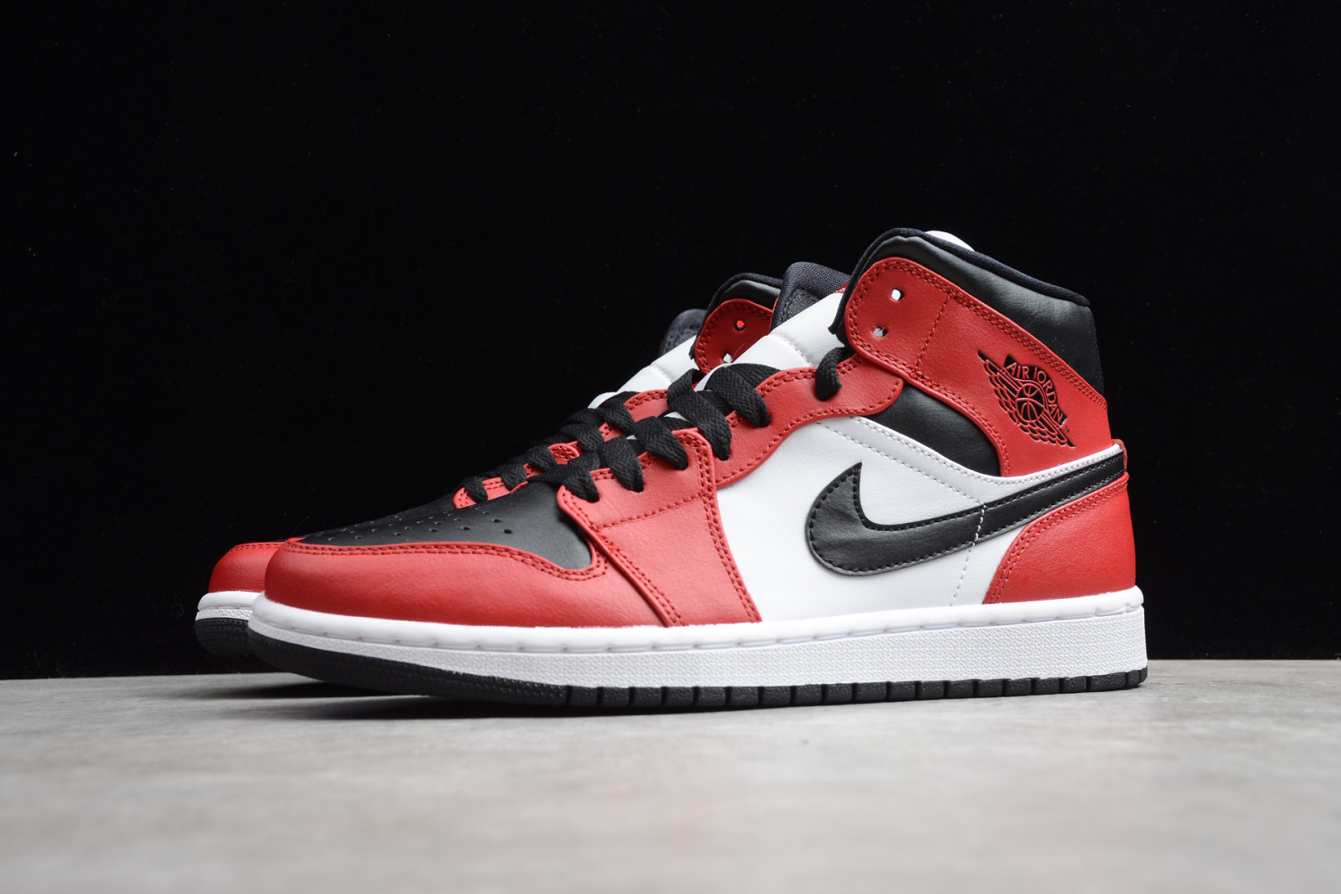 Jordan 1 Mid Chicago Toe 554724-069