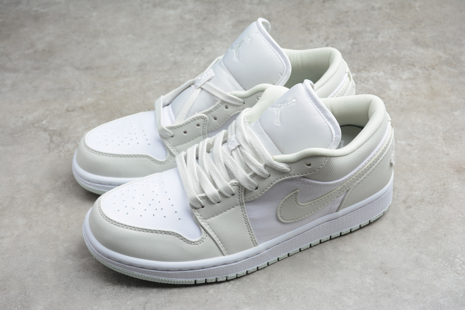Jordan 1 Low Spruce Aura (W) CW1381-003