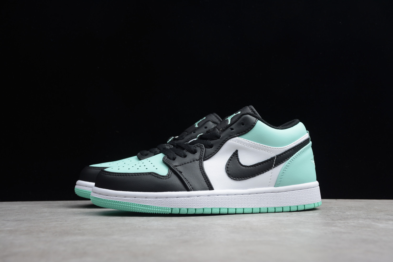 Jordan 1 Low Emerald Toe 553558-117