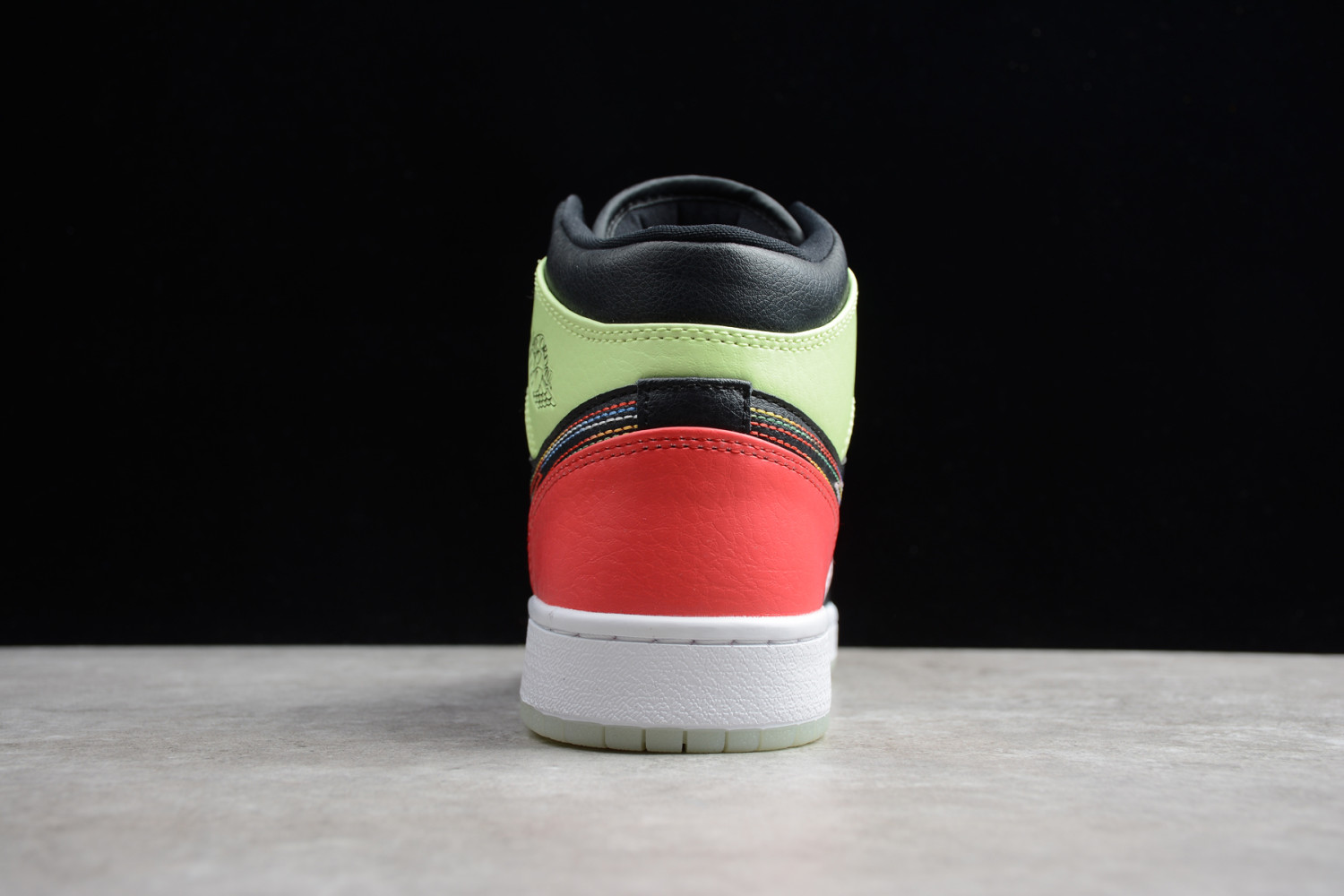 Jordan 1 Mid Glow-In-The-Dark (GS) AV5174-076