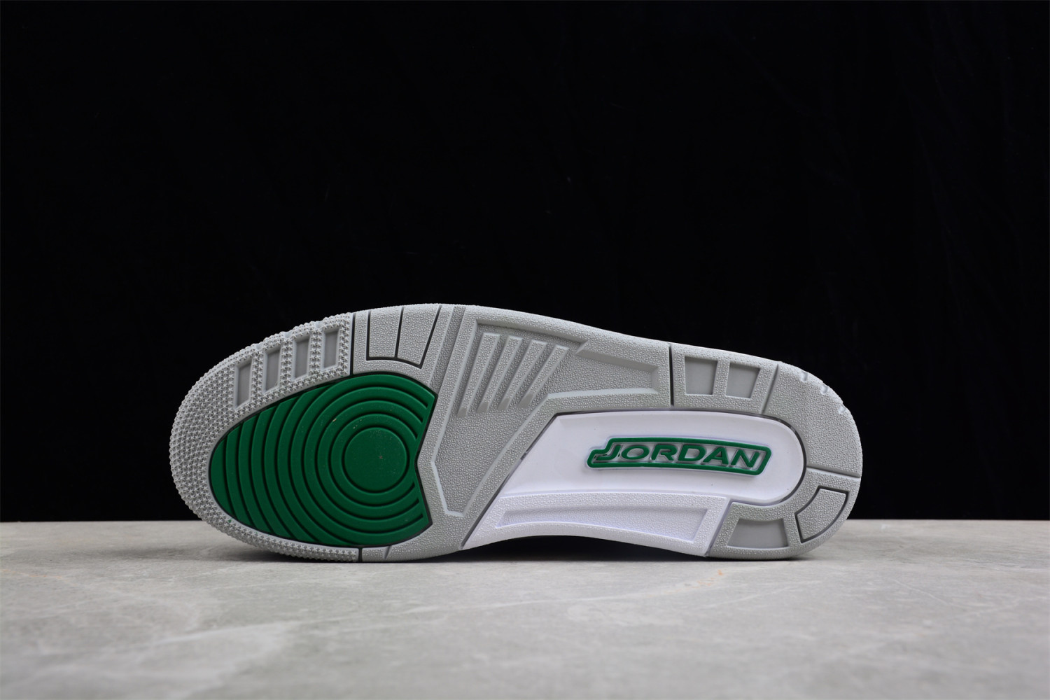 Jordan 3 Retro Pine Green CT8532-030