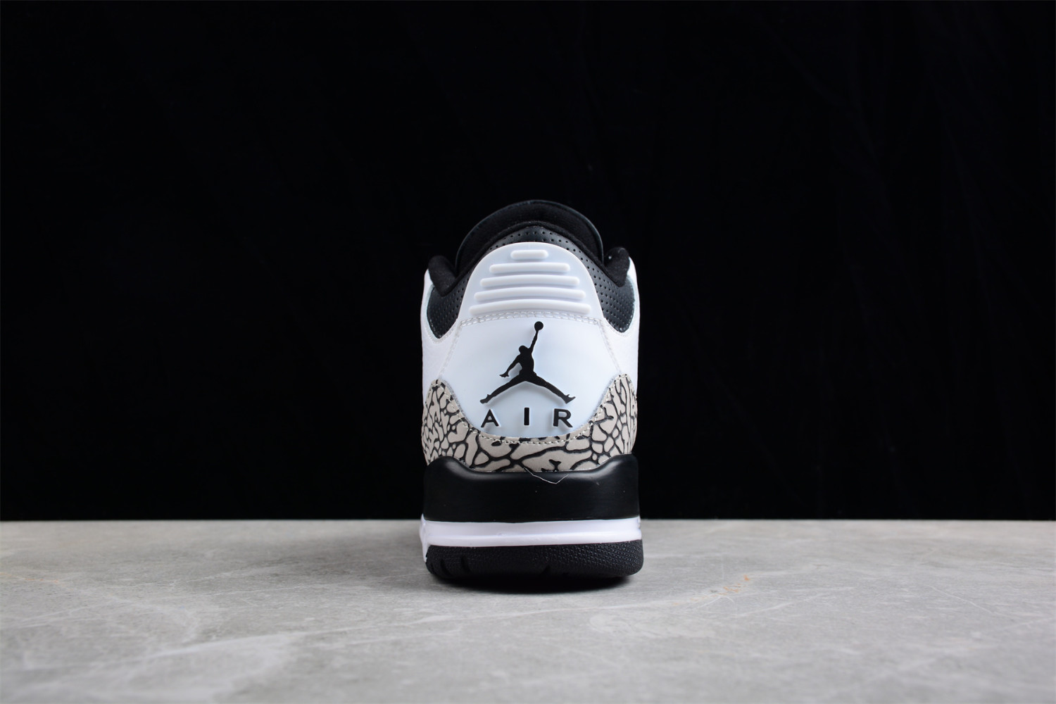 Jordan 3 Retro Infrared 23 136064-123