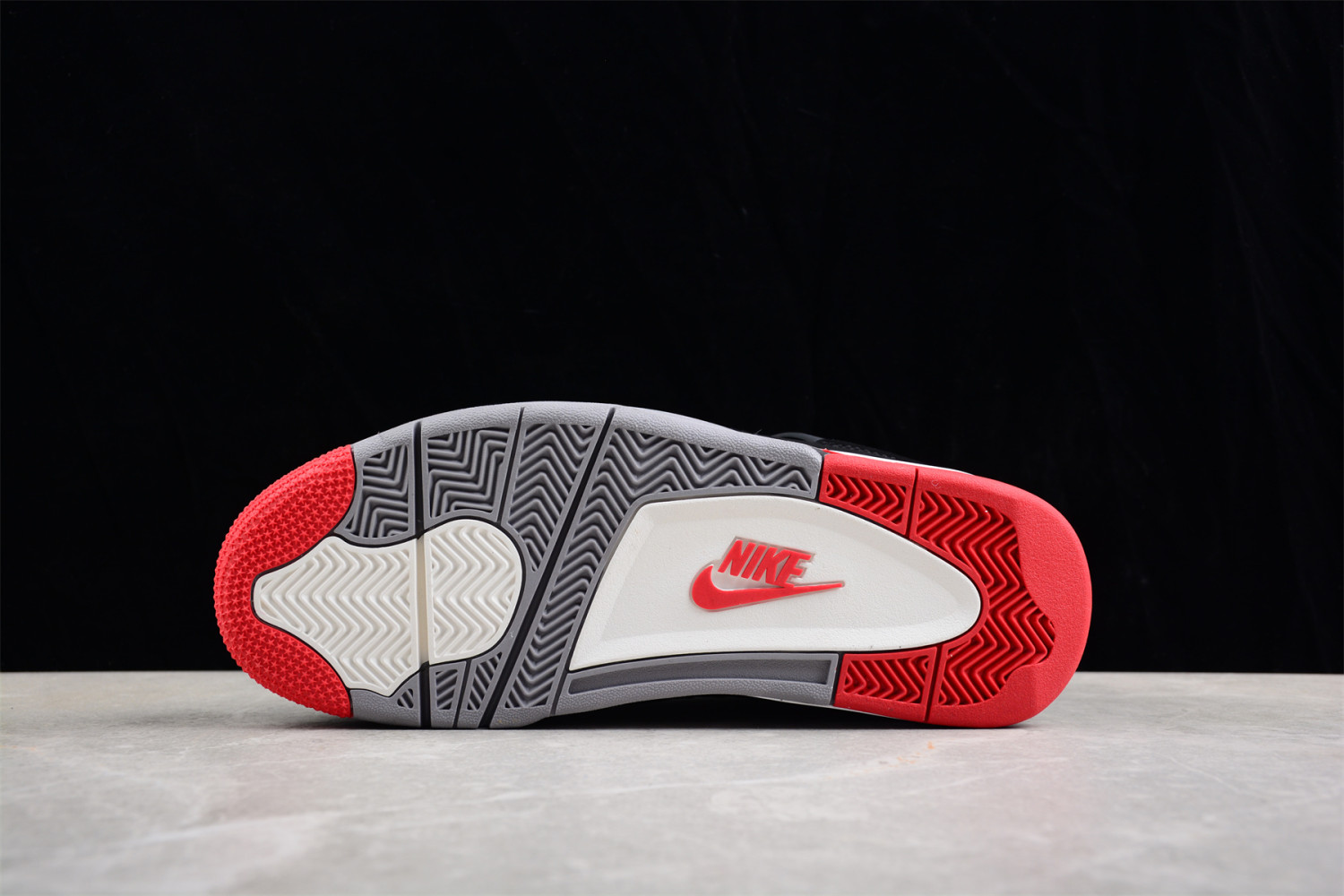 Jordan 4 Retro Bred (2019) 308497-060