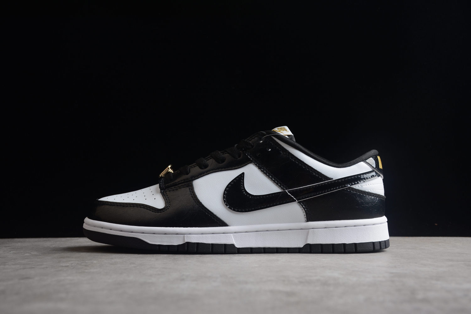 Nike Dunk Low SE World Champs Black White DR9511-100