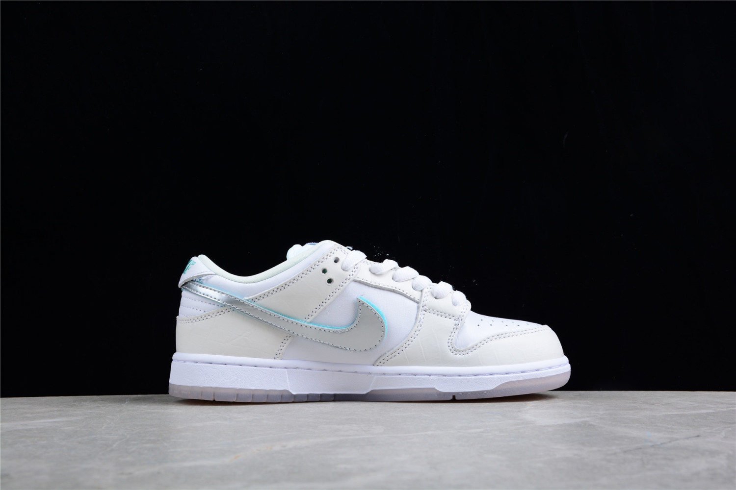 nike sb dunk low diamond S*pply co white diamond bv1310-100