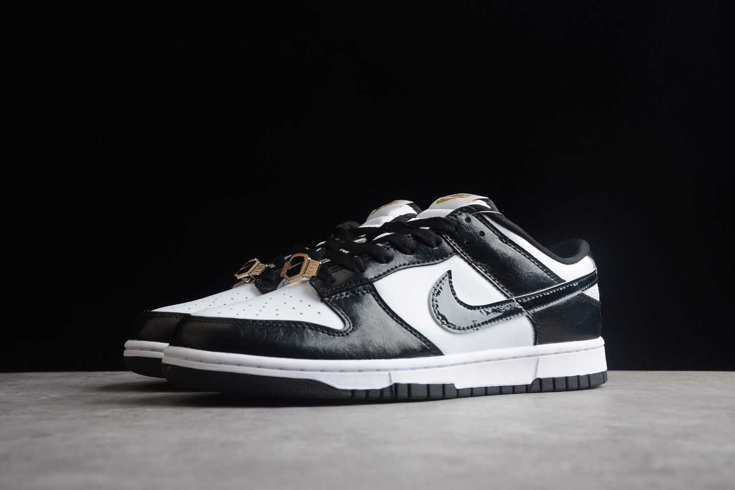 Nike Dunk Low SE World Champs Black White DR9511-100