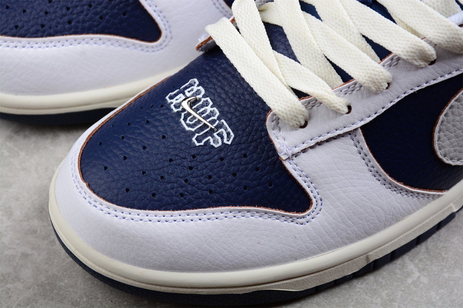 Nike SB Dunk Low HUF New York City FD8775-100