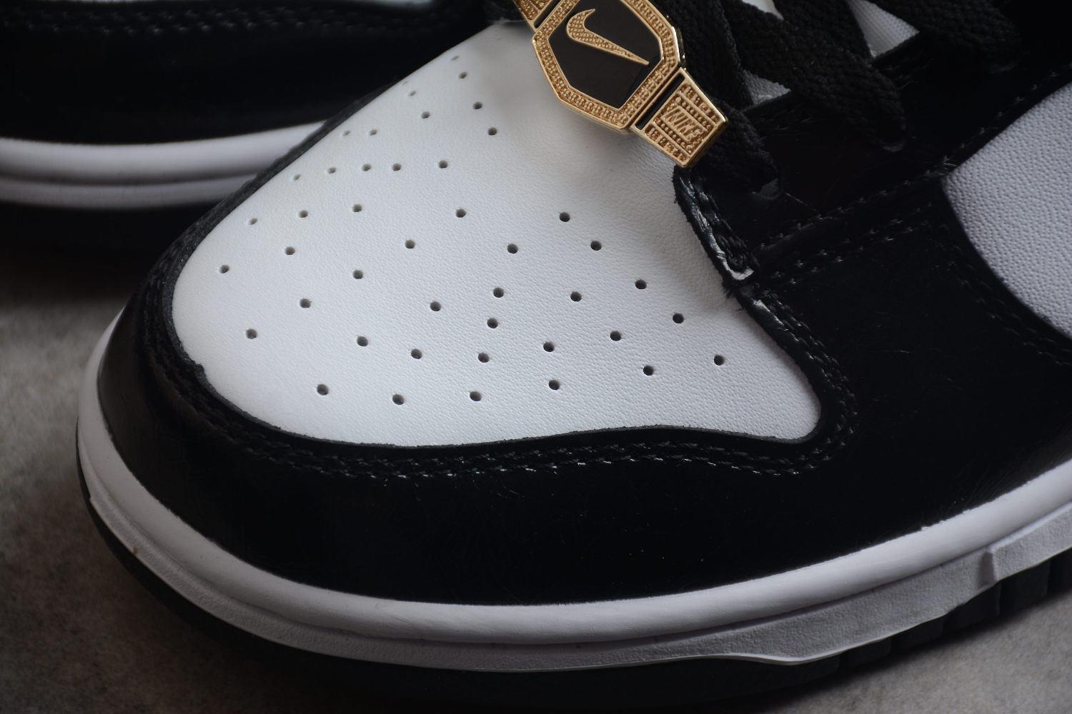 Nike Dunk Low SE World Champs Black White DR9511-100