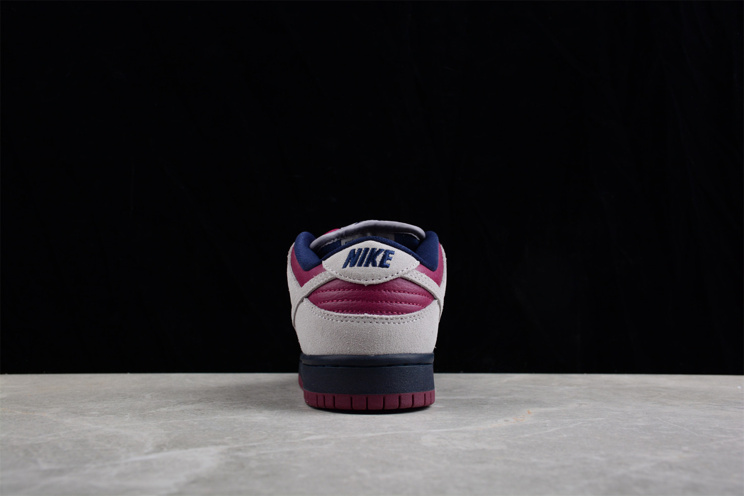 Nike SB Dunk Low Atmosphere Grey True Berry BQ6817-001
