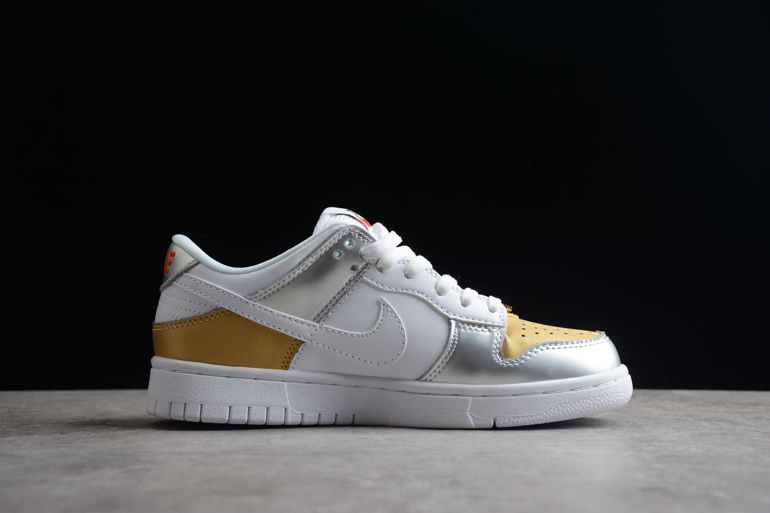 Nike Dunk Low Heirloom (W) DH4403-700