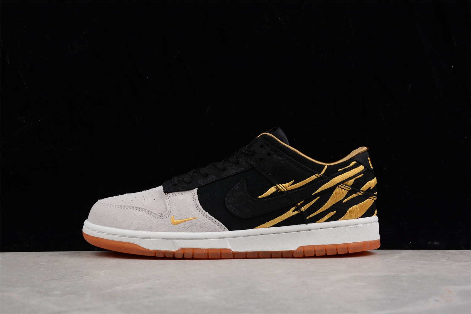 Nike Dunk Low Year of the Tiger (2022) (GS) DQ5351-001