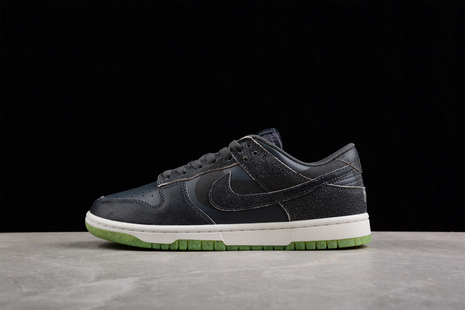 Nike Dunk Low Retro PRM Halloween (2022) DQ7681-001