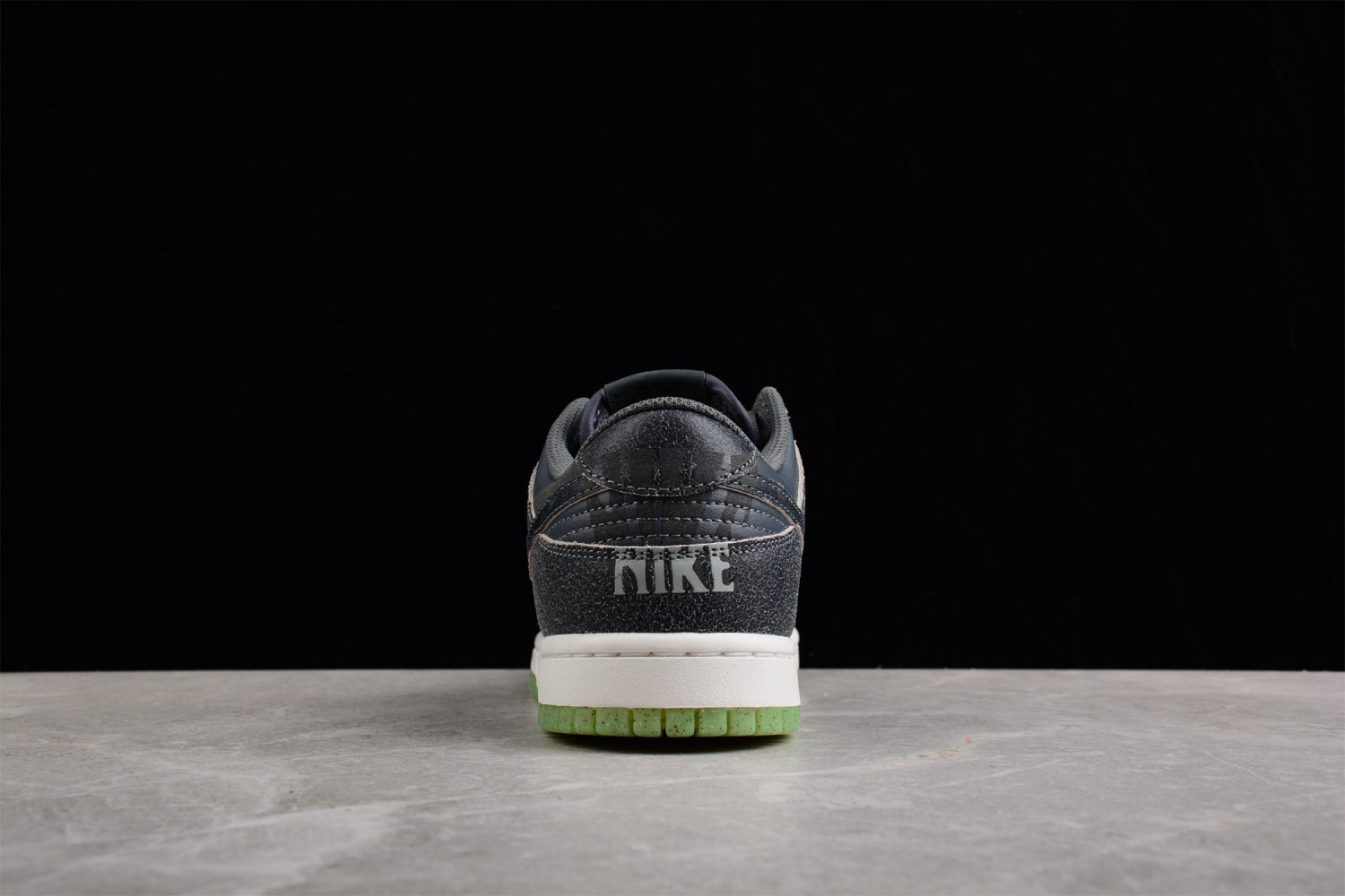 Nike Dunk Low Retro PRM Halloween (2022) DQ7681-001
