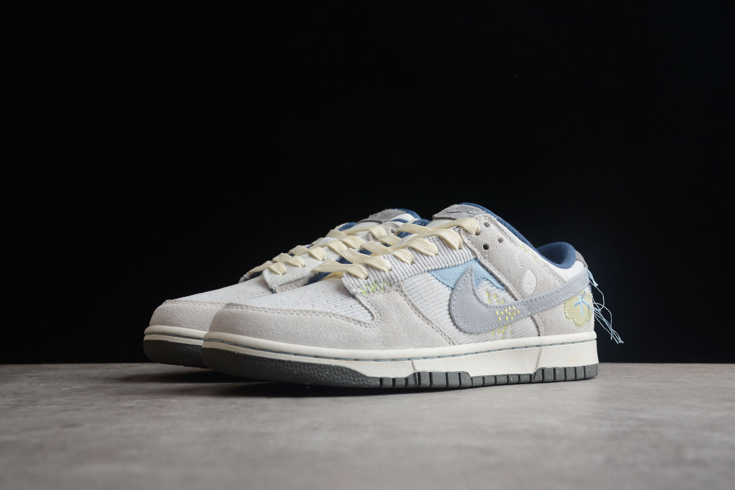 Nike Dunk Low On the Bright Side Photon Dust (W) DQ5076-001