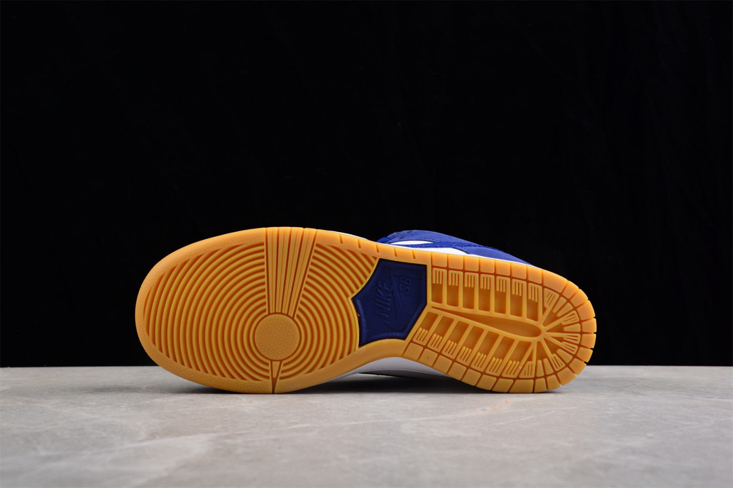 Nike SB Dunk Low Los Angeles Dodgers DO9395-400