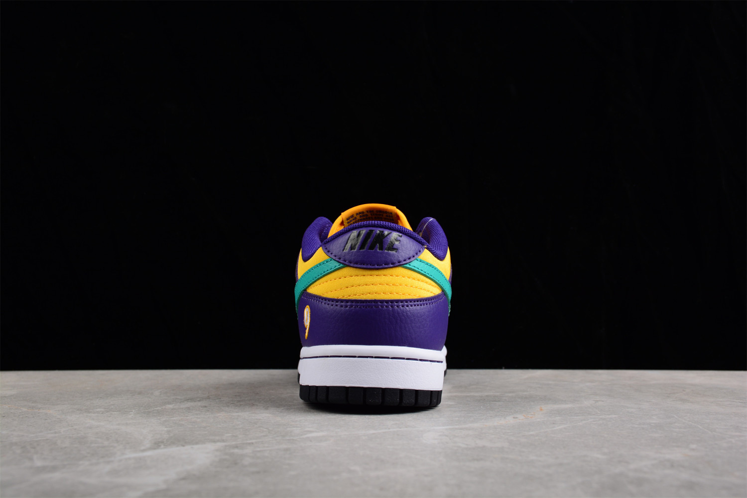 Nike Dunk Low LX Lisa Leslie (W) DO9581-500