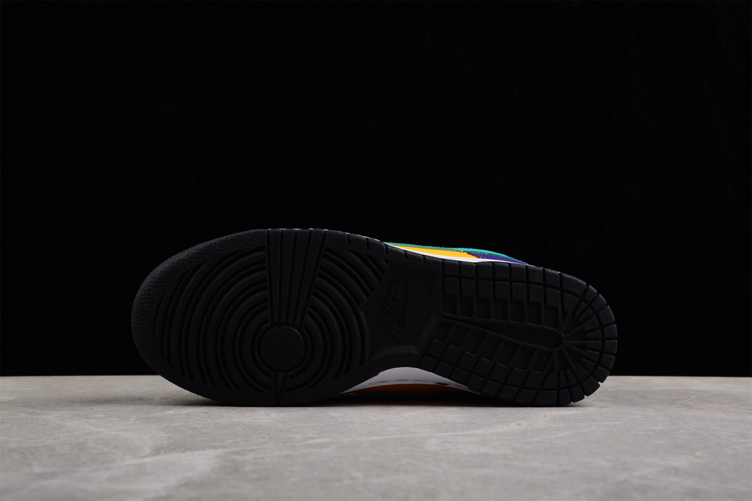Nike Dunk Low LX Lisa Leslie (W) DO9581-500