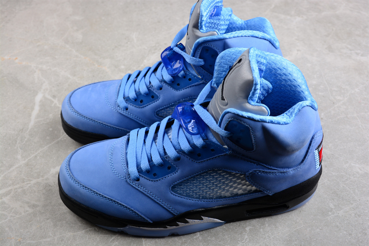 Jordan 5 Retro UNC University Blue DV1310-401