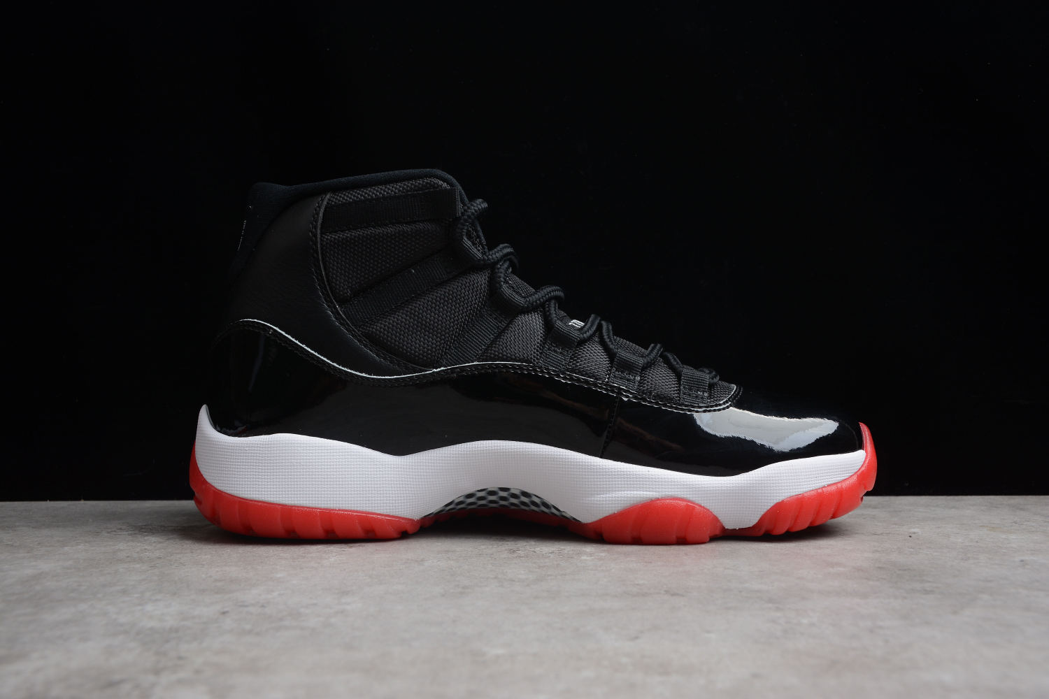 Jordan 11 Retro Playoffs Bred (2019) 378037-061
