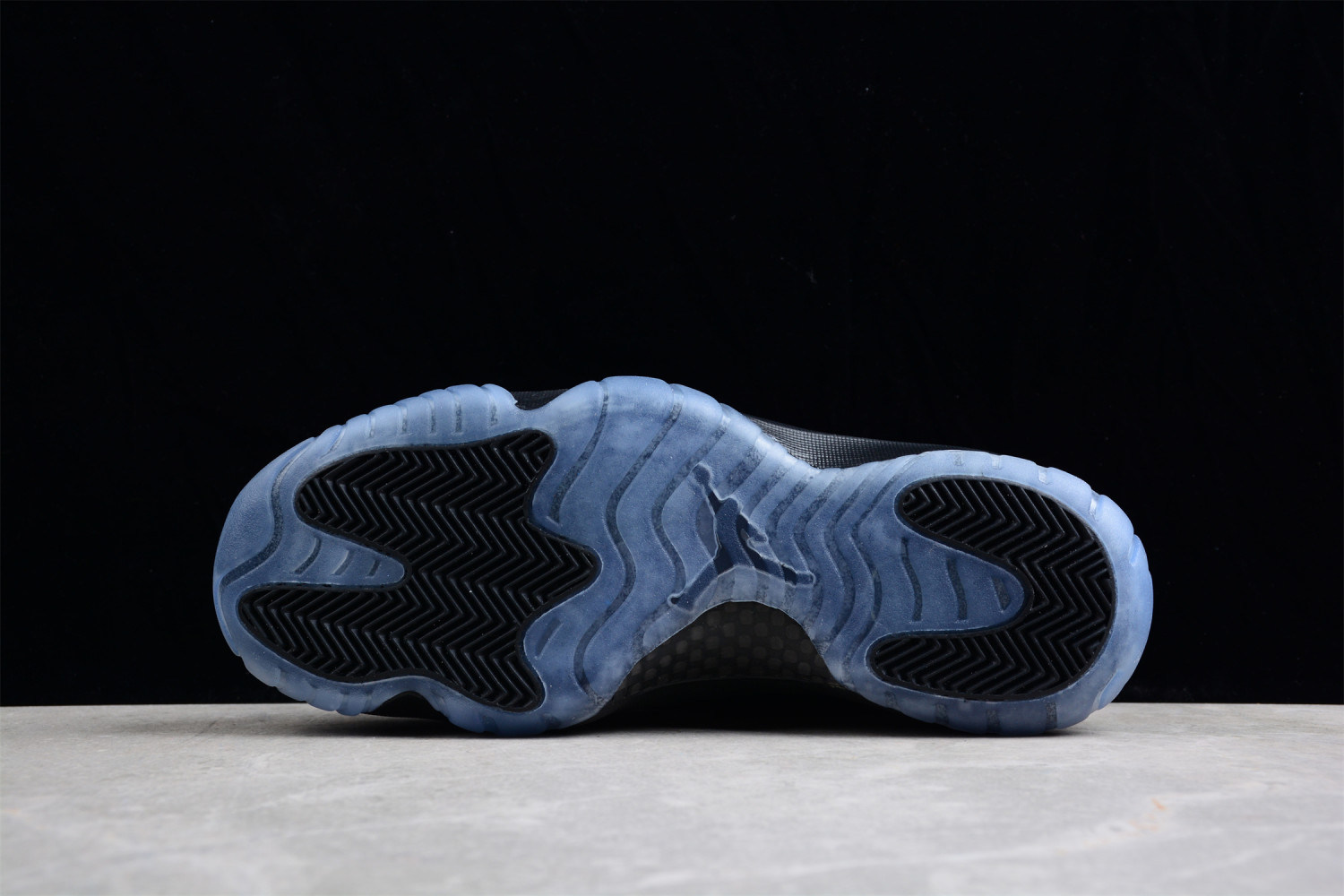 Jordan 11 Retro Cap and Gown 378037-005