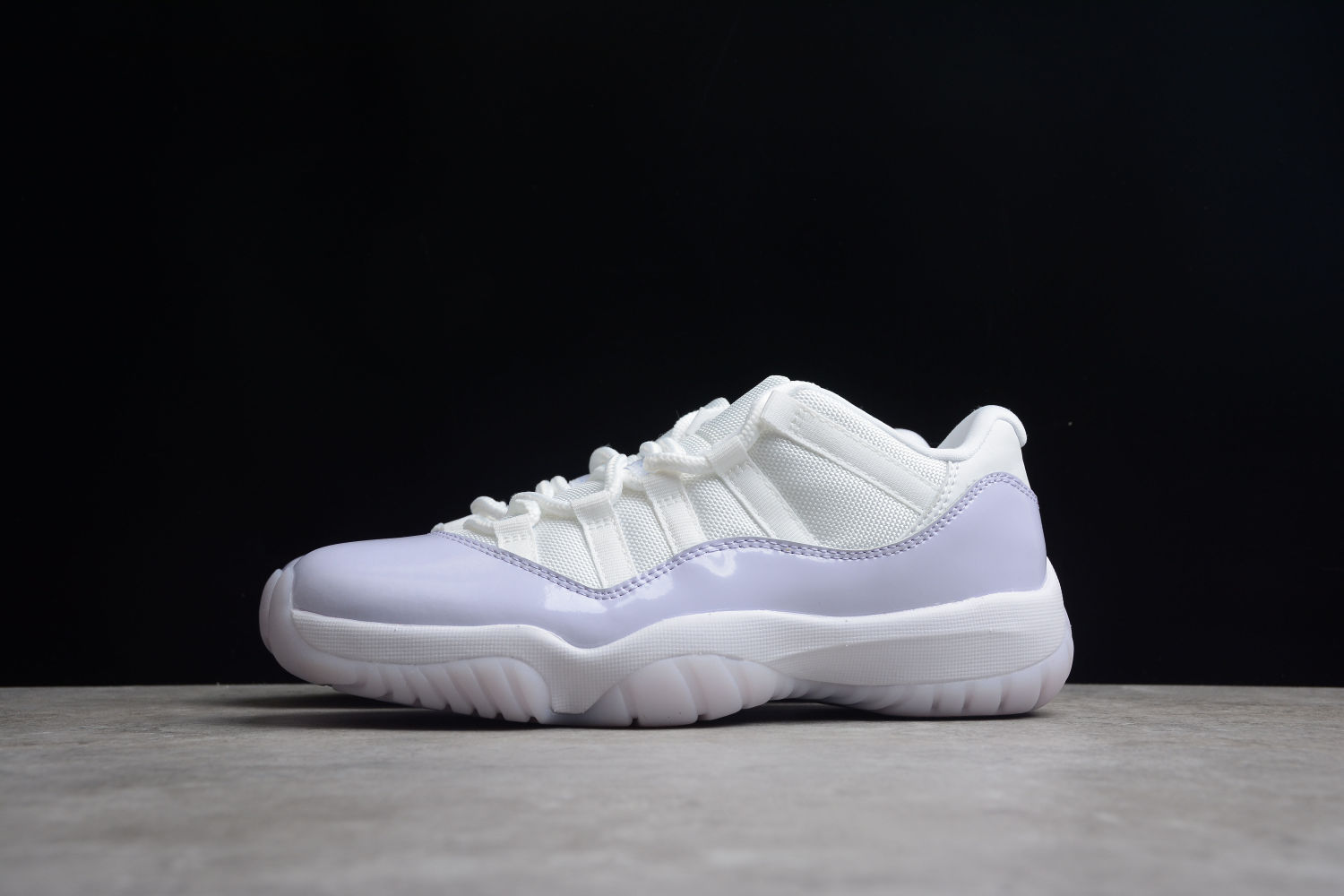 Jordan 11 Retro Low Pure Violet (W) AH7860-101