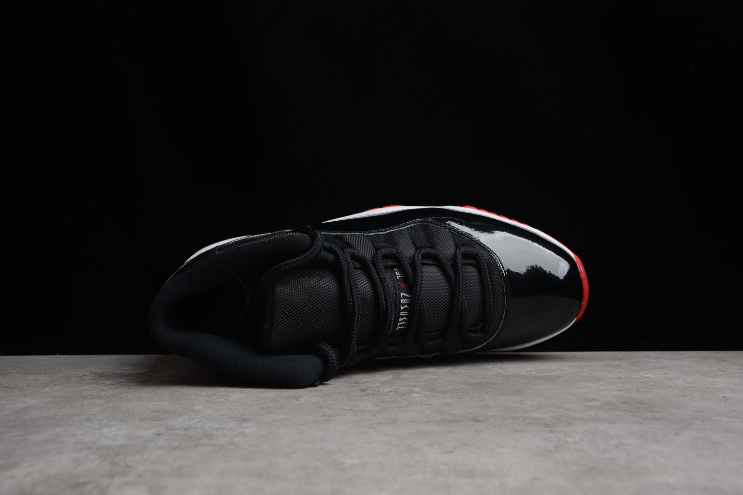 Jordan 11 Retro Playoffs Bred (2019) 378037-061