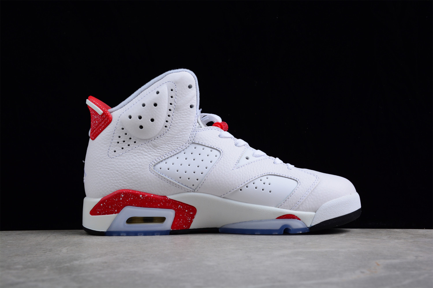 Jordan 6 Retro Red Oreo CT8529-162