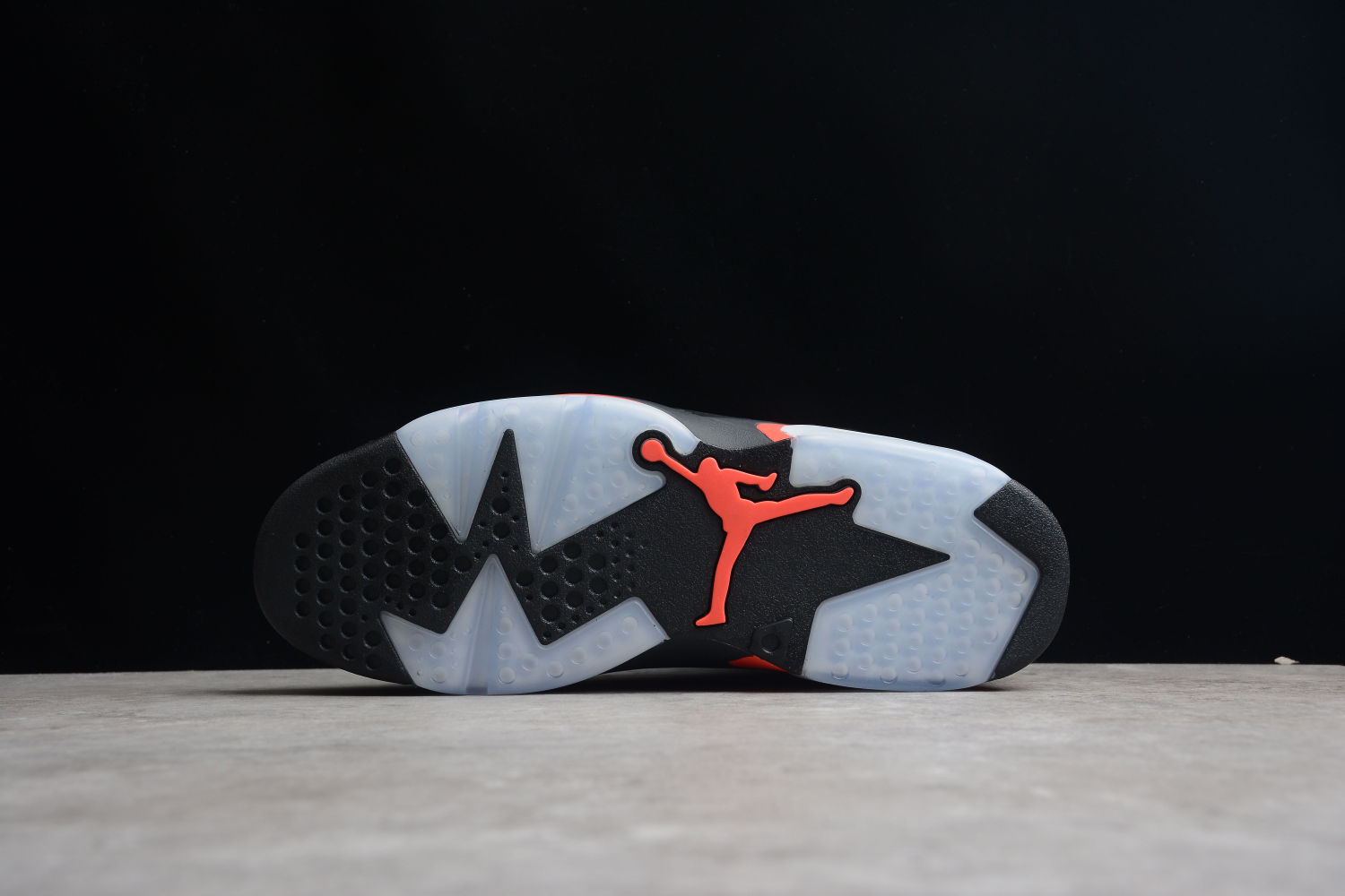 Jordan 6 Retro Black Infrared (2019) 384664-060