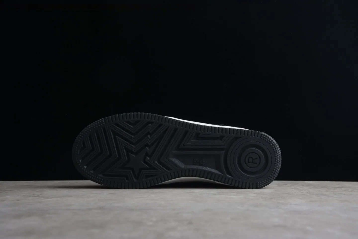 Kaws x Air Jordan 4  930155-001