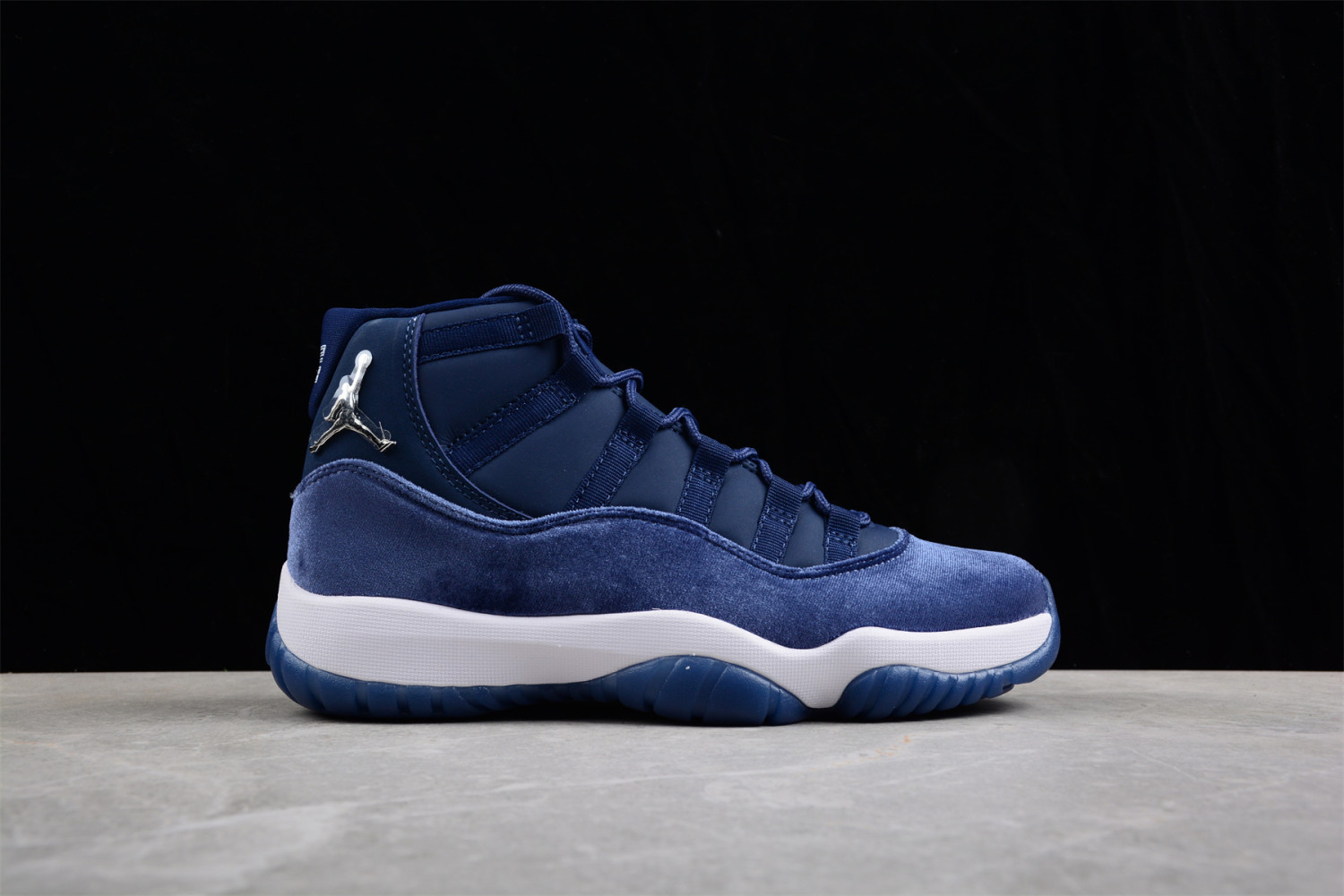 Jordan 11 Retro Midnight Navy (W) AR0715-441