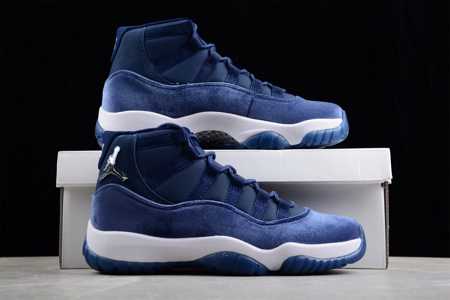 Jordan 11 Retro Midnight Navy (W) AR0715-441