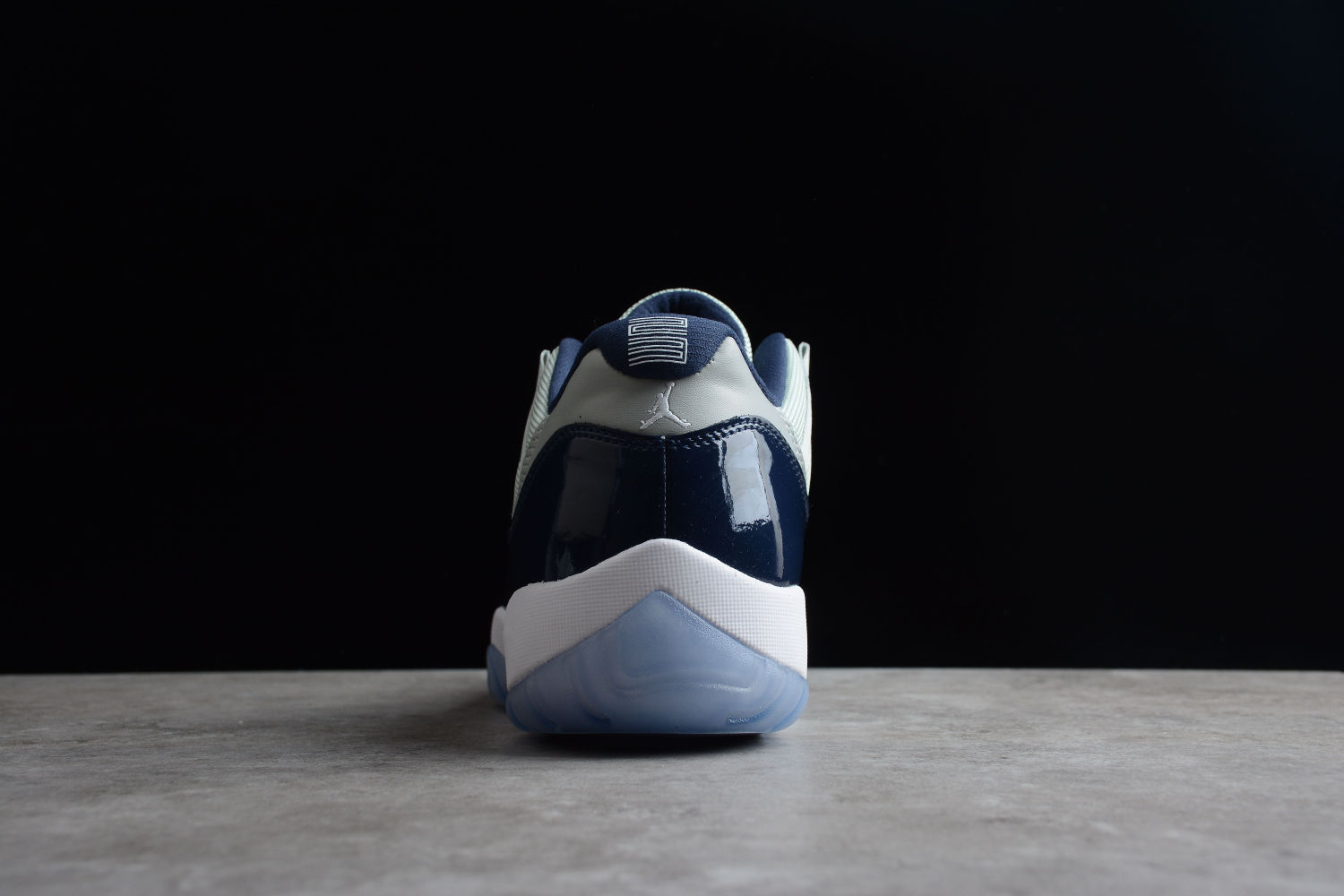 Jordan 11 Retro Low Georgetown 528895-007